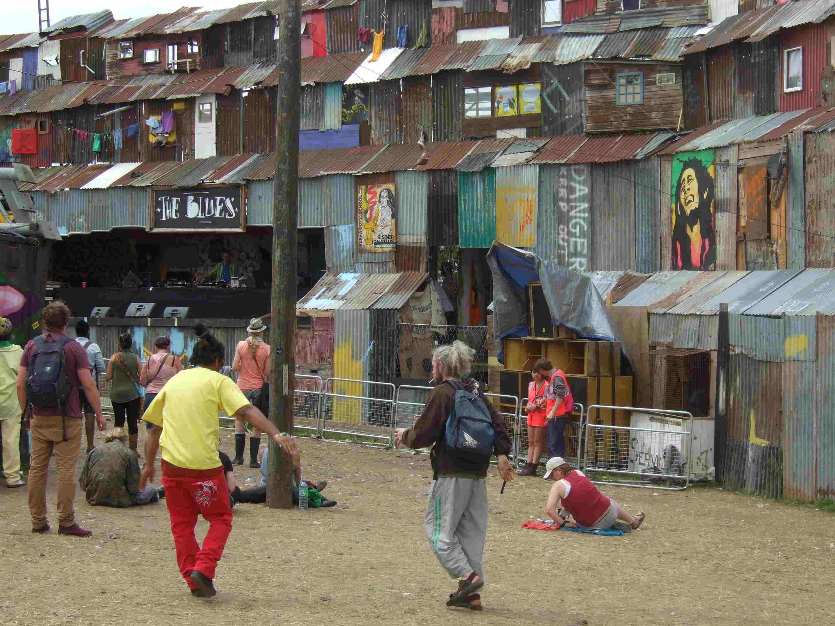 g2013-18_shantytowndisco2w